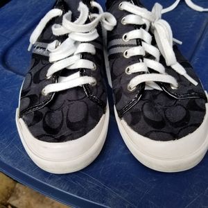 Black fun sneaks